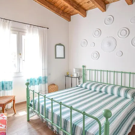 בית נופש 1 Bedroom Beautiful In